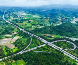 江西南丰：路畅景美助振兴