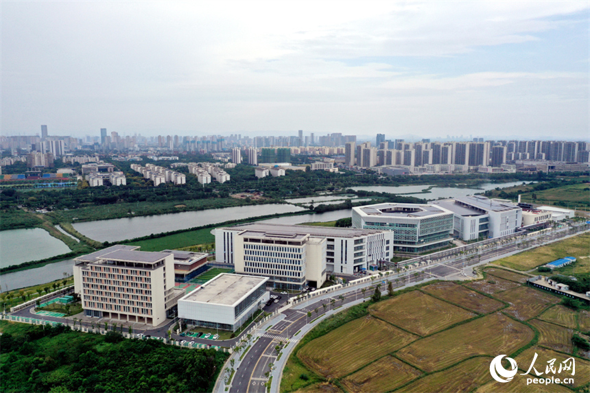 南昌瑶湖科学岛一期项目——南昌实验室项目正式交付。人民网记者 时雨摄