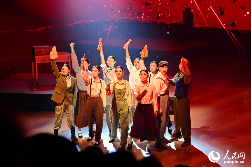 大型沉浸式紅色演藝《瑞金瑞京》公演現場。人民網記者 朱海鵬攝