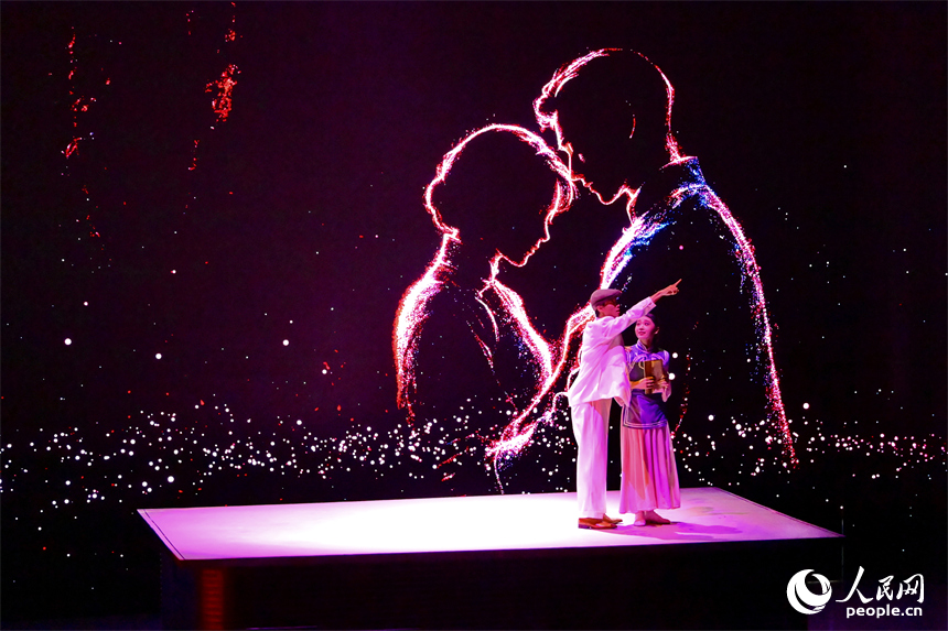 大型沉浸式紅色演藝《瑞金瑞京》公演現場。人民網記者 朱海鵬攝