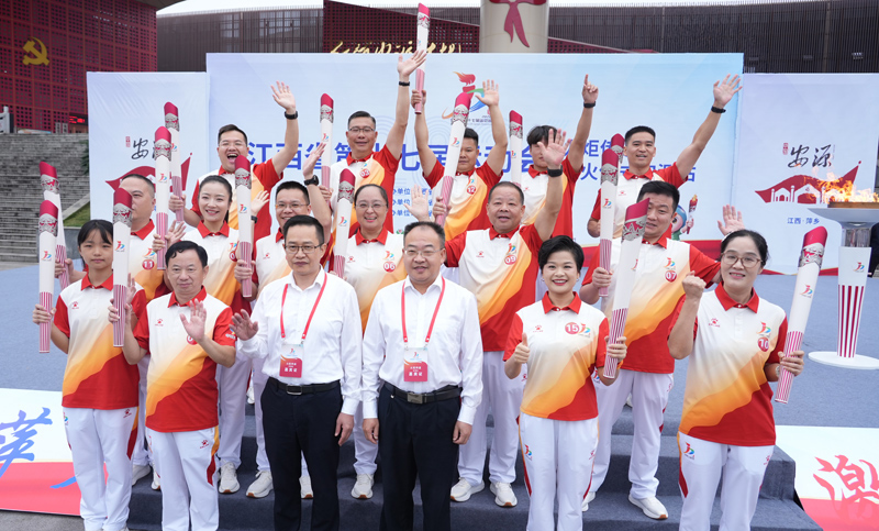 本站火炬傳遞手共15名，涵蓋了不同群體。安源區融媒體中心供圖