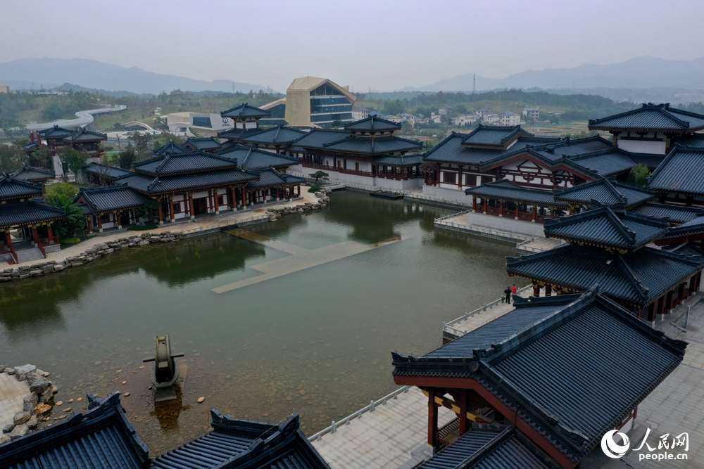 中國（廬山）杏林文化園是全國首個沉浸式中醫藥文化主題園區。人民網記者 時雨攝